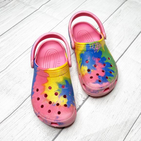 Crocs Classic Tie Dye Graphic Clog Electric Pink Multicolor Shoes Size 6 - Picture 3 of 8